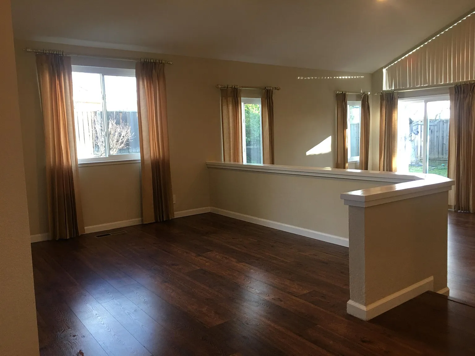 3560 Rollingside Dr — Photo 3