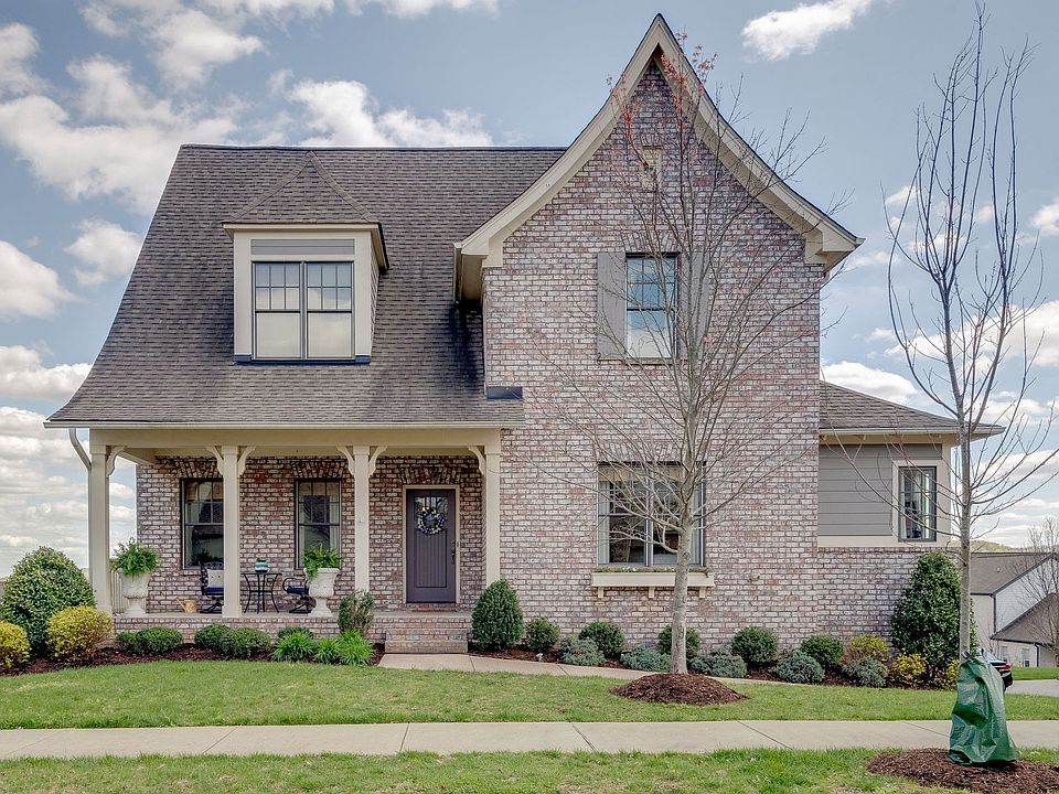 1st image of 836 Dartmoor Ln