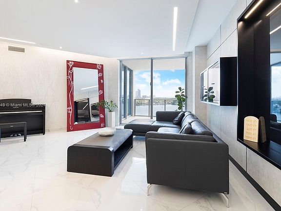 4th image of 17301 Biscayne Blvd APT 1607