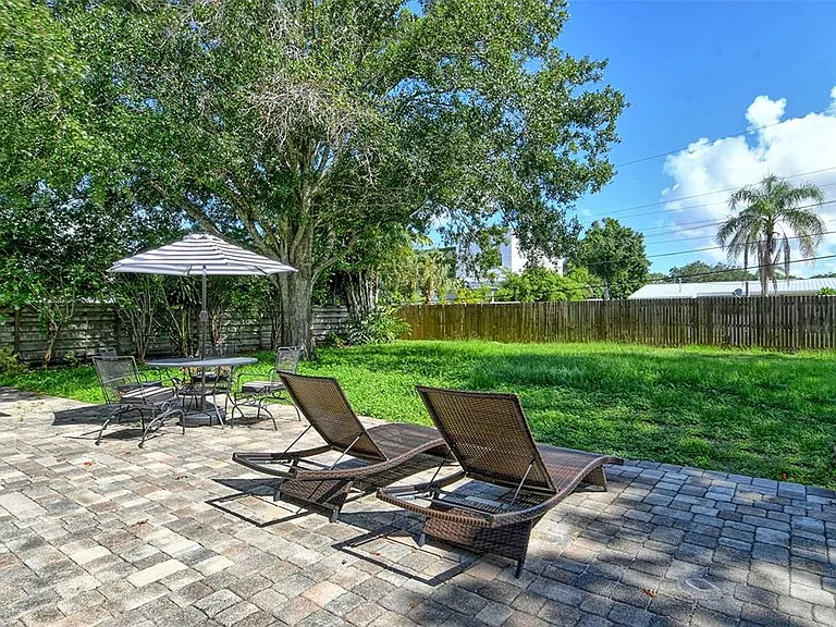 2309 Lynn St — Photo 28