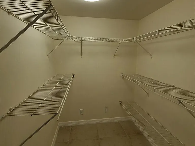 1547 Lake Crystal Dr #A — Photo 11