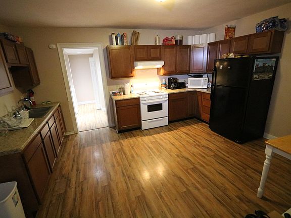 Newly Remodeled Kitchen 
