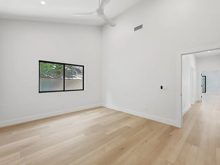 991 W Highland Dr — Photo 21