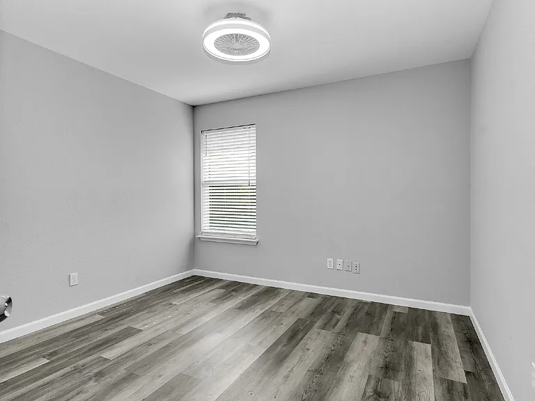 7321 Grass Valley Trl — Photo 28