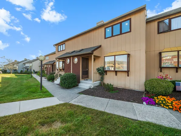 218 Skyview Drive #218, Cromwell, CT 06416