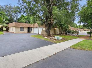 18825 Oakland Hills Dr #18825, Hialeah, FL 33015