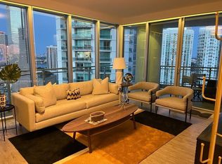 90 SW 3rd St APT 3004, Miami, FL 33130