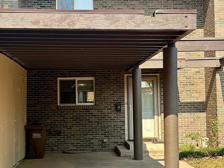 1405 Bradley Dr — Photo 1