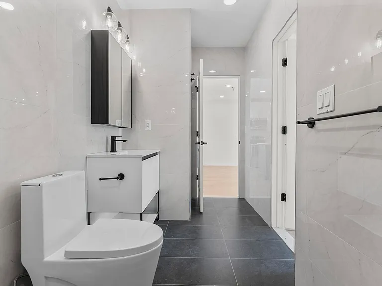 A55 Tunxis Ave #106 — Photo 31