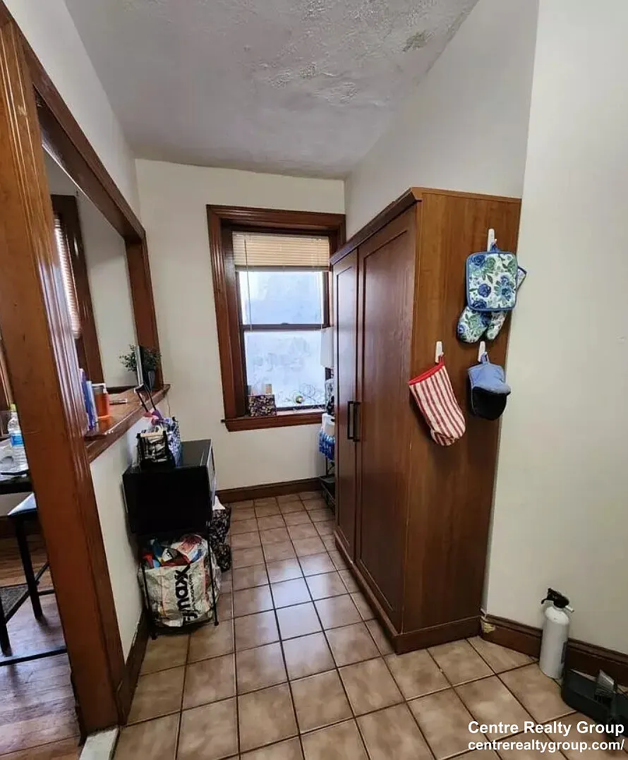 2 bed, 1.0 bath, $2,995 — Photo 2