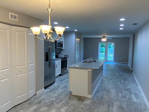 3rd image of 1238 Vista Way