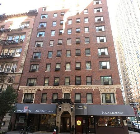 5th image of 11 Waverly Pl APT 2B