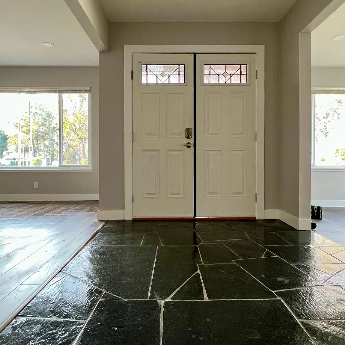 698 Danforth Dr — Photo 2