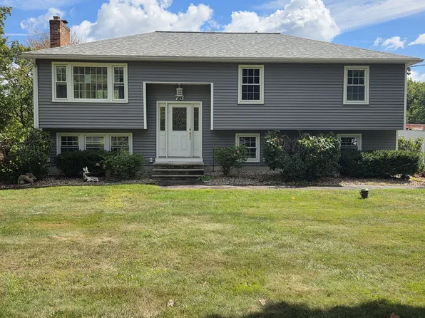 73 Scobie Pond Rd, Derry, NH 03038