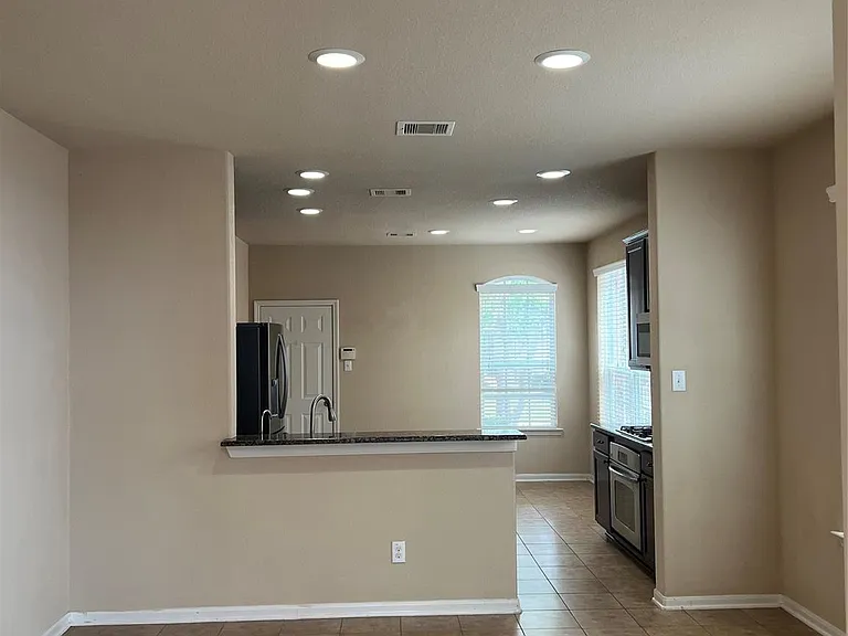 1214 Glenwood Canyon Ln — Photo 12