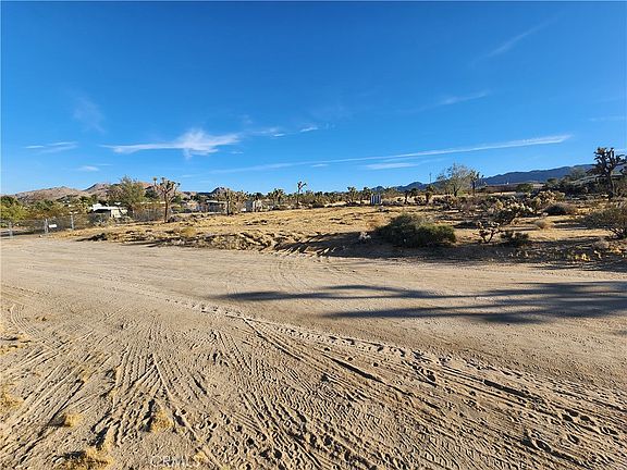 3rd image of 61329 Rocky Vista Ln