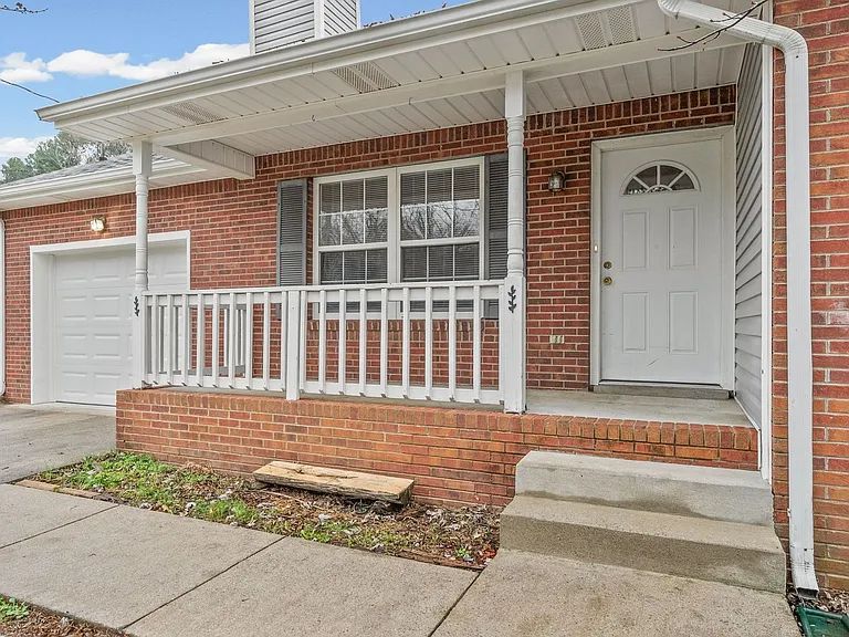 386 Brook Mead Dr — Photo 4