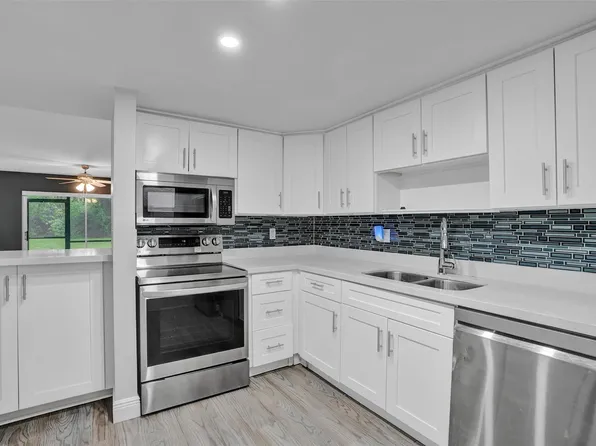 3100 Riverside Drive #109, Coral Springs, FL 33065
