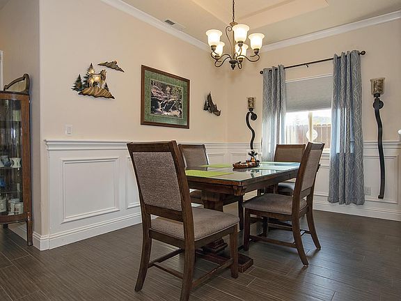 5th image of 212 White Oak Way
