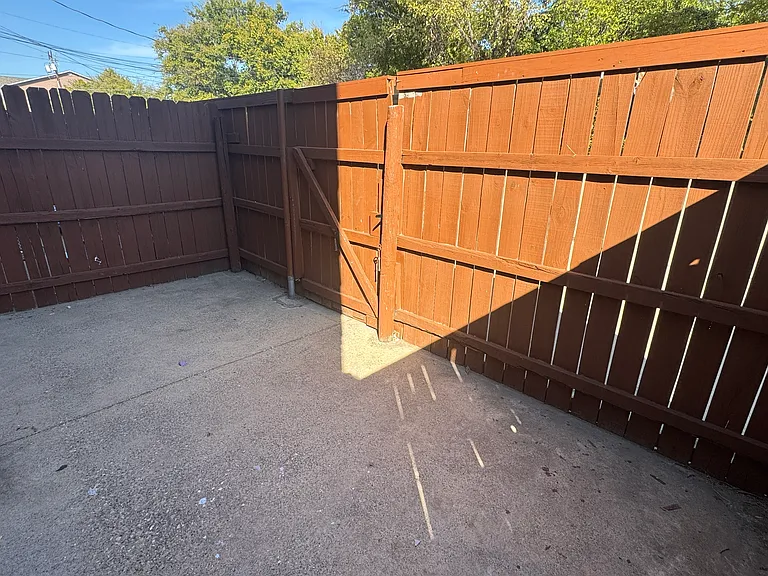 3813 Coates Cir — Photo 28
