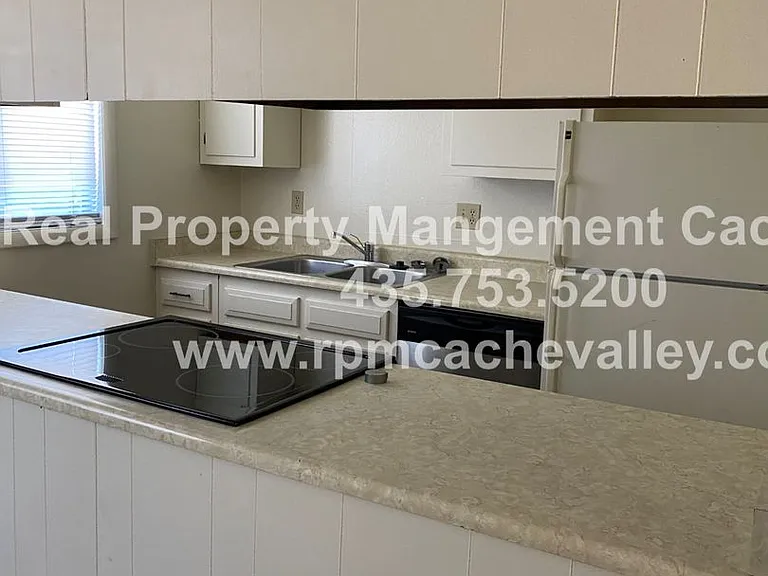 271 Riverbend Rd — Photo 5