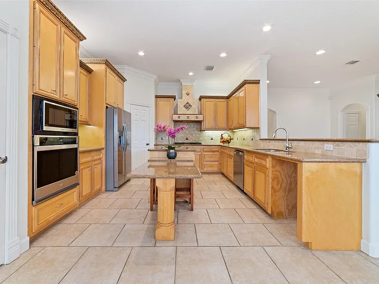 13311 Duke Of York Ln — Photo 10