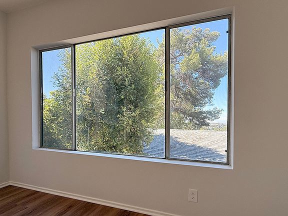 2nd image of 2143 Princeton Ave #3