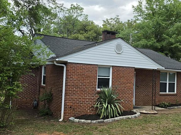 4th image of 10 Glenwood Ln