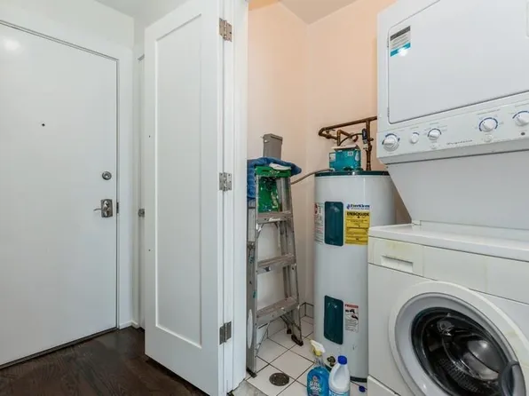 704 Grand Street image 16 of 30