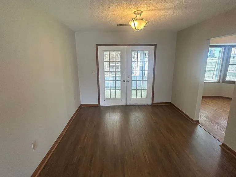 307 Stratford Pl — Photo 13