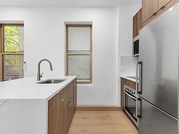 2nd image of 246 E 53rd St #3B