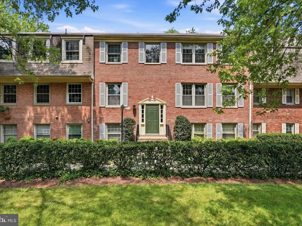 5976 Westchester Park Dr #5976-T-1, College Park, MD 20740