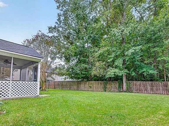 5th image of 105 Sun Valley Ct