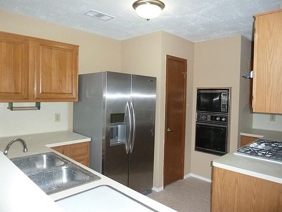 5th image of 3506 Meadowcrest Ln