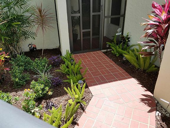 3rd image of 10567 Garden Palm Ct APT A