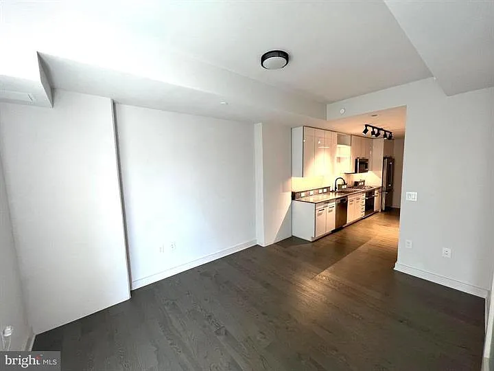 70 N St SE #605 — Photo 20