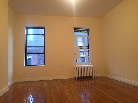 2nd image of 423 W 45th St #5FFE