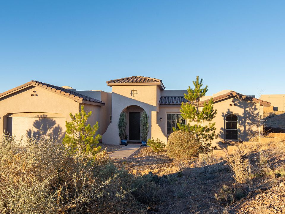 2nd image of 5626 Desert Sky Pl NE