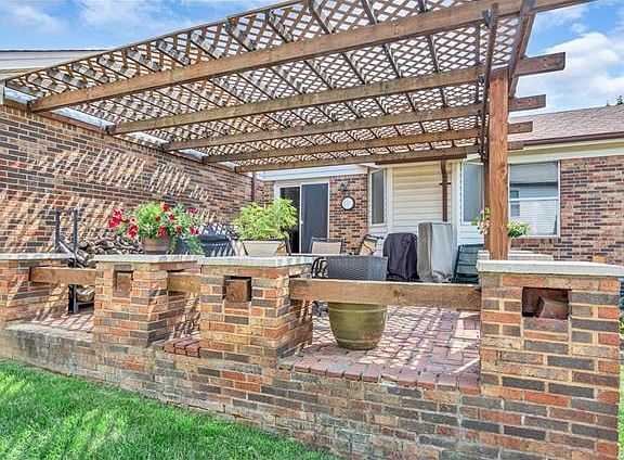 3rd image of 4851 Lowndes Dr