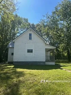 832COM2 — Photo 2