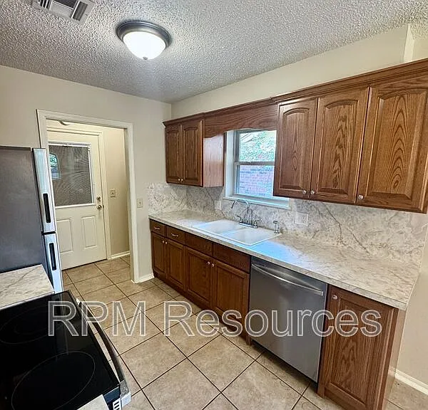 405 Meadow Lake Dr — Photo 11