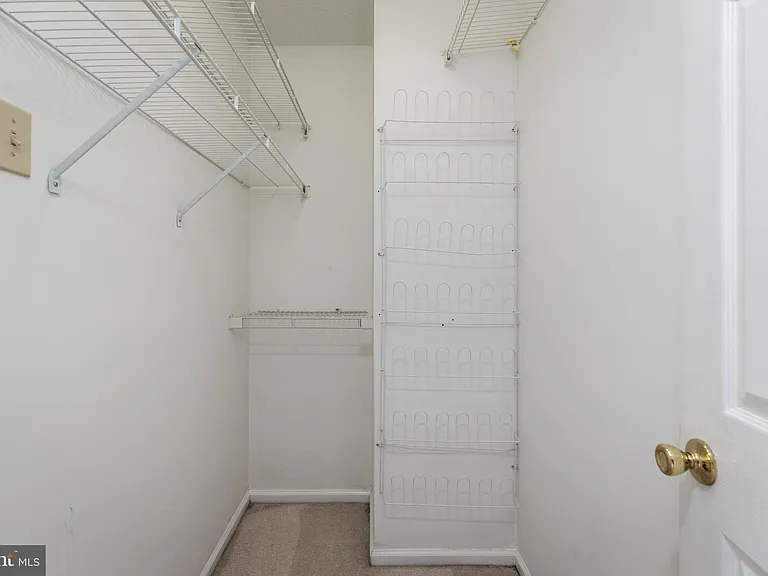 872 N Waterford Ln — Photo 17