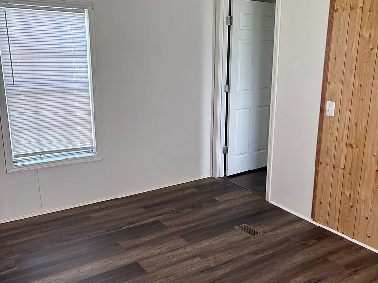 949 Oak Hill Rd — Photo 12