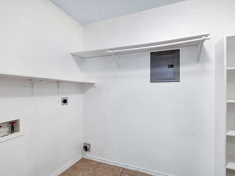 9535 Andrew Point — Photo 12