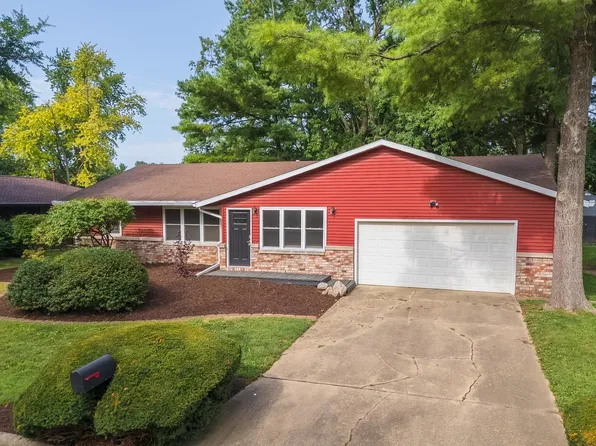 213 Cambridge Dr, Normal, IL 61761