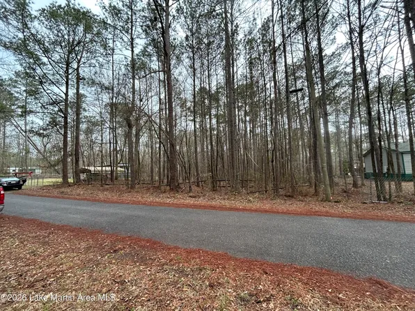 134 Cribb Rd, Alexander City, AL 35010