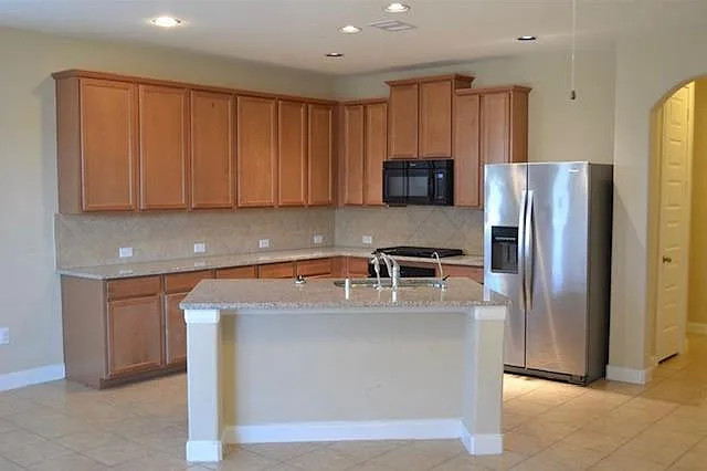 2014 Hughes Ranch Rd — Photo 3