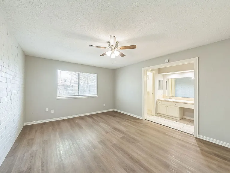 809 Willow Creek Dr — Photo 7