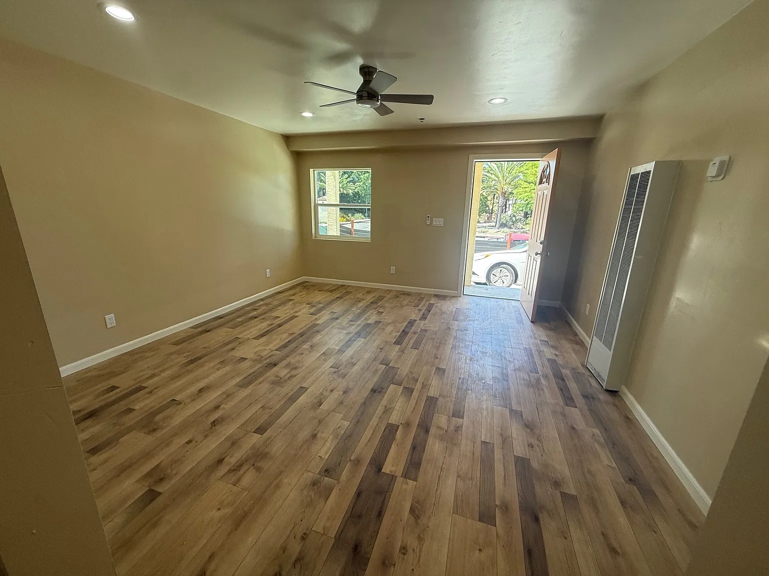 2 bed, $20,000 — Photo 1