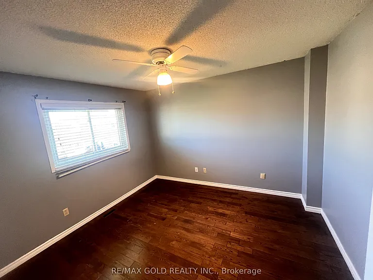 42 Toba Cres — Photo 13